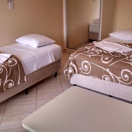 Aries Apart Hotel Бауру Стая снимка